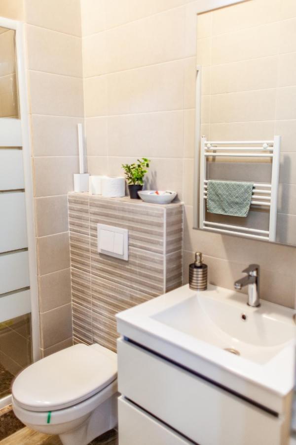 Modern Studio In The Heart Of Iasi Bagian luar foto