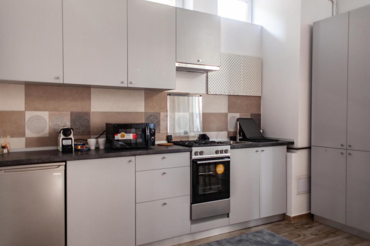 Modern Studio In The Heart Of Iasi Bagian luar foto